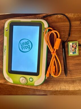 LeapFrog LeapPad Ultra Xdi 8GB 7" Kids Learning Tablet w Stylus & Charging Cable